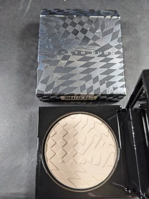 MAC BEAUTY POWDER - ELUDE (A91) - BNIB - GARETH PUGH COLLECTION - Image 1 of 3
