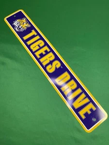 Letrero de calle cueva de ventiladores cueva de fanáticos de los tigres de conducción de la NCAA Louisiana nuevo con etiquetas - Imagen 1 de 3