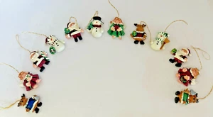 Weihnachtsbaum 12 Miniatur Ornamente Weihnachtsmann Schneemann Rentier Engel - Bild 1 von 5
