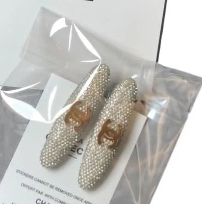 Pinzas para el cabello Chanel NUEVAS con bolsa de regalo Foto 1 de 3