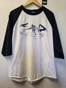 Camiseta De Colección Staind Band Manga Tres Cuartos XL 14 Tonos De Gris Autografiada - Imagen 1 de 24