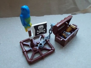 LEGO PIRATA BALSA BARCO NAUFRAGADO LORO TESORO COFRE CADENA GEMAS BANDERA PIRATA NUEVO - Imagen 1 de 6