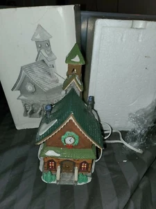 Department 56 North Pole Series North Pole Chapel Heritage Village 56260.q2 - Picture 1 of 2