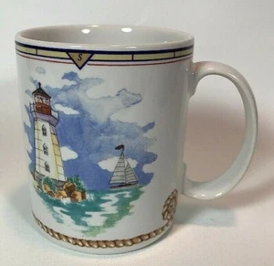 Taza de café Omnibus de Fitz & Floyd Shore Lights Lighthouse - Imagen 1 de 10