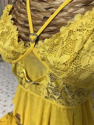 Fantasia PJ amarela “Gênio em uma garrafa” sexy transparente com renda e strass - Imagem 1 de 4