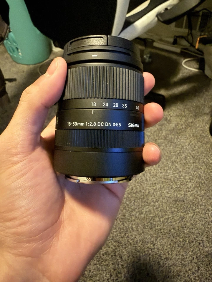 Современный объектив Sigma 18-50 мм f/2.8 DC DN для дополнительного объектива Sony с байонетом E - Изображение 1 из 4