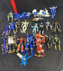 Konvolut gemischte Power Rangers Actionfiguren Anfang bis Mitte der 2000er Jahre wie besehen - Bild 1 von 20