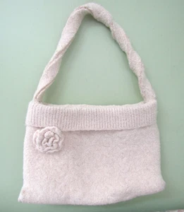 VINTAGE HANDMADE CREAM WOOL PURSE / LOVE MOM ON THE INSIDE / 15" X 10" - Picture 1 of 5