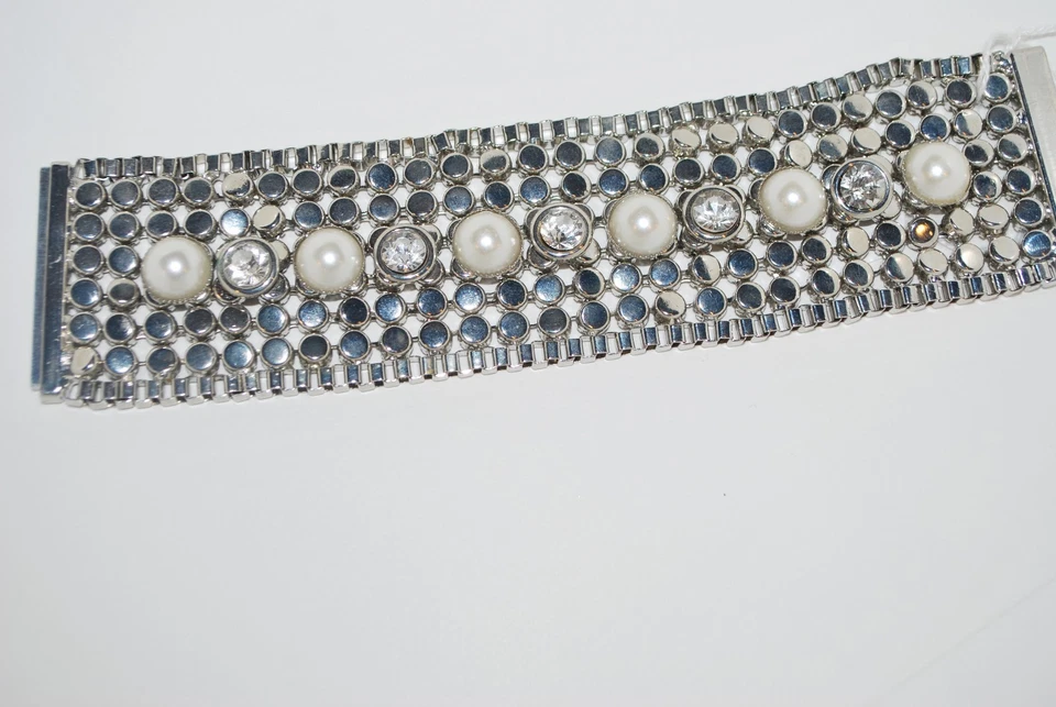 NUEVA PULSERA MAGNÉTICA BOUTIQUE IMITACIÓN PERLA ESTRÁS PLATA TACHONADA MUY ELEGANTE Foto 1 de 4