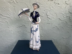 KPM Vintage Biskuit viktorianische Dame mit Regenschirm Porzellan Figur (H: 13") - Bild 1 von 8