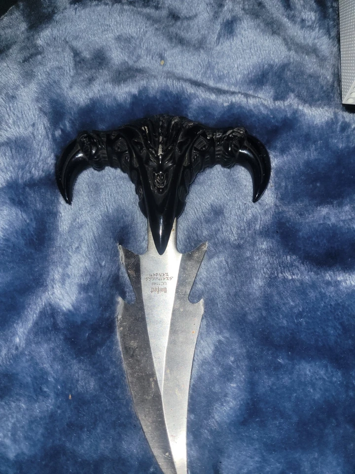 Dragon Tooth Dagger - Image 1 of 1