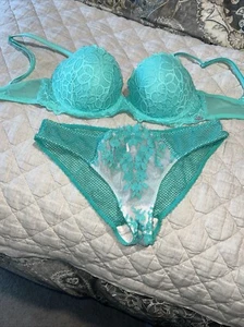 Nuevo Victoria's Secrets ROSA Fecha Encaje Espalda Corredora Sujetador Panty Set 32D M - Imagen 1 de 4
