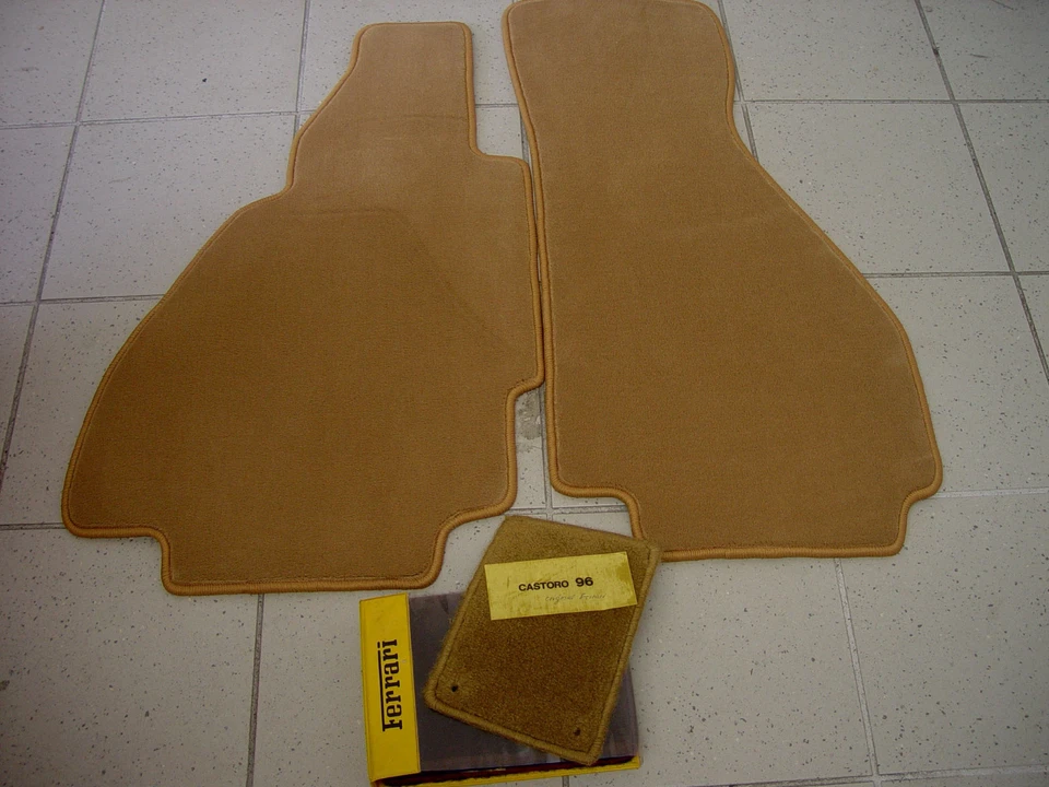 Классические коричневые велюровые поплавки для Ferrari 308 GTS 1975-1984 - Изображение 1 из 1
