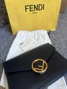 Fendi wallet On Chain - Picture 1 of 7