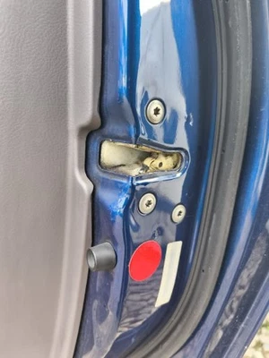 TOYOTA CELICA 1999-2005 CERRADURA PUERTA MECH (LADO CONDUCTOR DELANTERO) Foto 1 de 2