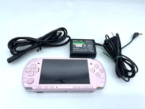Consola Sony PSP-3000 Rosa Casi Como Nueva Batería + Cargador + Memory Stick - Imagen 1 de 15