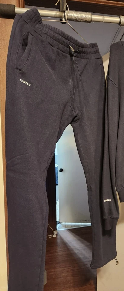 Esntls Heavyweight Sweatpants Size M navy - Image 1 of 3