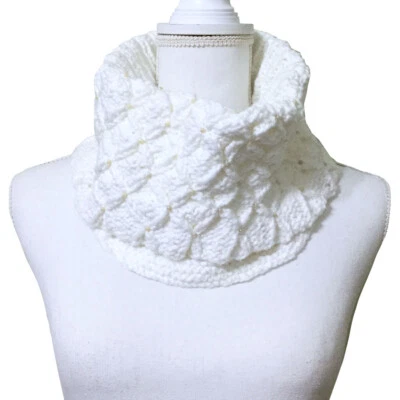 Hand Knit Cowl Cable Knit Organic Cotton White Hand Made in USA Honeycomb - Imagem 1 de 4