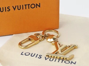 Auténtico llavero con logotipo LOUIS VUITTON LV #59109 - Imagen 1 de 8