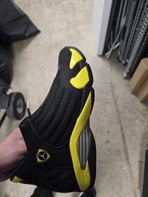 Talla 13 Jordan 14 Retro Negro/Dorado Universitario Foto 1 de 4