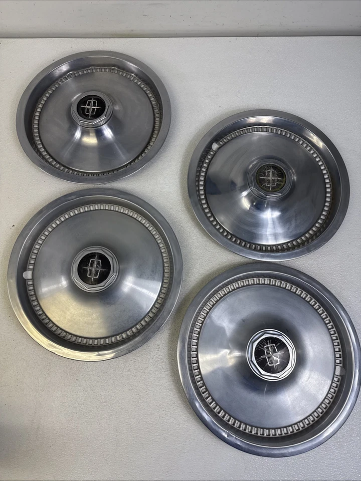 Lincoln Continental Town Car Town Car 1977-1979 cupé 4 tapacubos cubierta de rueda OEM Foto 1 de 4