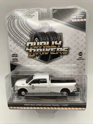 2023 Ram 3500 Laramie Dually - Modelo LAPD escala 1:64 - Greenlight 46150F - Imagem 1 de 4