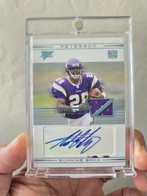 2007 Topps Performance Football Adrian Peterson #109 Rookie RC Jersey Auto SSP - Image 1 of 4