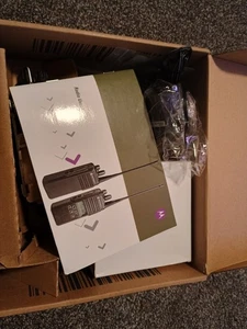 Neu OEM CP185 UHF AAH03RDF8AA7AN Motorola 435-480 MHz Funkgerät 4 W 16 Kanäle - Bild 1 von 8