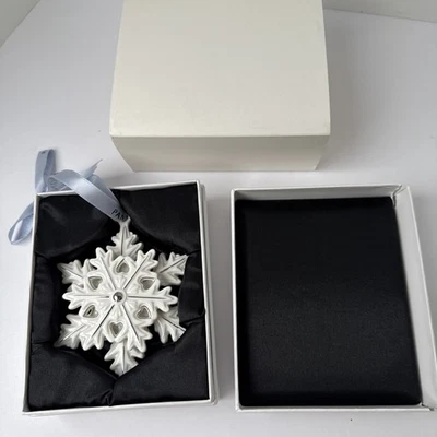 Pandora 2015 Limited Edition Porcelain Snowflake Ornament READ - Image 1 of 4