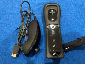Offizieller Original-Zubehör-Hersteller Nintendo Wii Fernbedienung schwarz Controller + Nunchuck + Riemen Silikonhülle