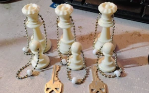 Chess--Queen/Pawn set "Mother/Daughter " Key Chain, White, - Picture 1 of 4