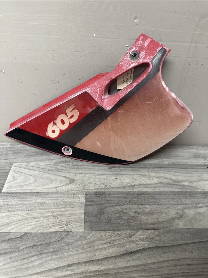 1995 ATK 605 DSES LEFT SIDE PANEL PART# 060013 - Image 1 of 3