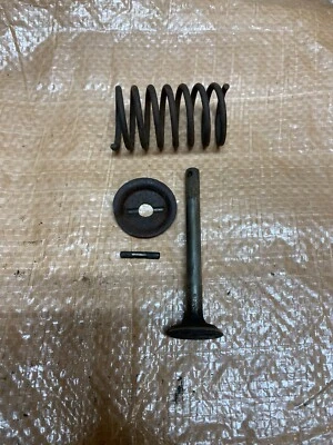 Juego de válvulas de admisión motor 1 1/2-2 1/2 HP IHC LA Foto 1 de 2