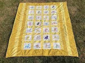 Vintage hausgemachter Patchwork Quilt künstlerische Tiere gelb einzigartig süß 70 x 80 Zoll - Bild 1 von 6