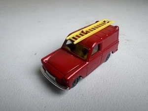 ** Husky Ford Thames Estate Van 1/64 scale Gt. Britain CORGI MINT **No Antena - Picture 1 of 7