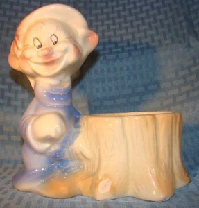 DISNEY LEEDS CERÁMICA DROGA CON PLANTADORA DE TOCÓN DE ÁRBOL - ¡65 AÑOS! - Imagen 1 de 9