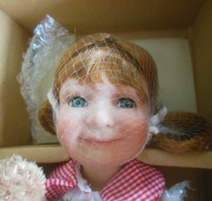 Muñeca Boyds Little Girls & Boyds "Tiffany With Tasty...Strawberry Patch" - Imagen 1 de 7