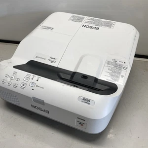 Proyector Epson LCD PowerLite 685W Ultra Corto Alcance HDMI 2285 Horas Usado 151 Eco - Imagen 1 de 5