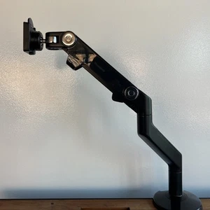Humanscale Desk Mount Computer Monitor Arm - Picture 1 of 8