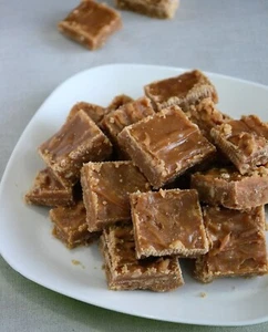 Traditional Milk toffee Kiri aluwa Kiri toffee Soft toffee Sri Lankan Sweets - Picture 1 of 6