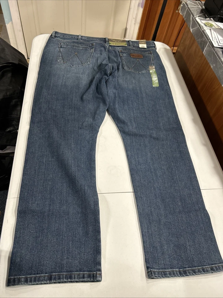 wrangler mens jeans 42x34 Retro Blue Slim Straight