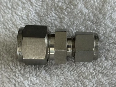 Swagelok 3/8” X 1/2” SS-810-6-6 Stainless Tube Union  316SS Instrument Fitting - Image 1 of 3