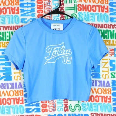 Camiseta recortada FUBU X Forever 21 camiseta bebé talla S azul logotipo bordado Foto 1 de 4
