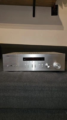 Yamaha R-N303d - Immagine 1 di 3