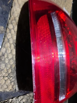 Audi A3 2011 5 puertas Facelift MK2 8P luz trasera lateral del pasajero 8P4945095E #318 Foto 1 de 3