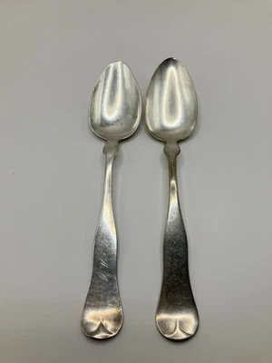 Лот из 2 посеребренных сервировочных ложек WM Rogers & Son FIDDLE - Изображение 1 из 4