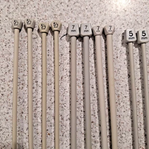 Paquete de agujas de tejer agujas de tejer superficies suavizantes ultra ligeras - Imagen 1 de 5