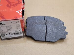 TRW GDB351 Front Brake pad set For Toyota Hilux Dyna Hiace 0446526210 446526210