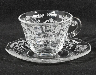 Taza transparente Fostoria Navarra 2 1/2" de alto y platillo 5 3/4" Foto 1 de 4