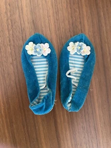 Zapatos de terciopelo Mattel años 60 Chatty Cathy Doll - Imagen 1 de 2